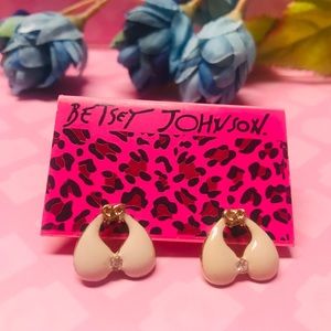 Bestsey Johnson Bra Earings